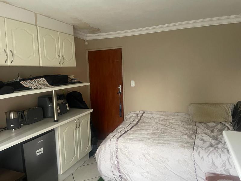 1 Bedroom Property for Sale in Wierda Park Gauteng