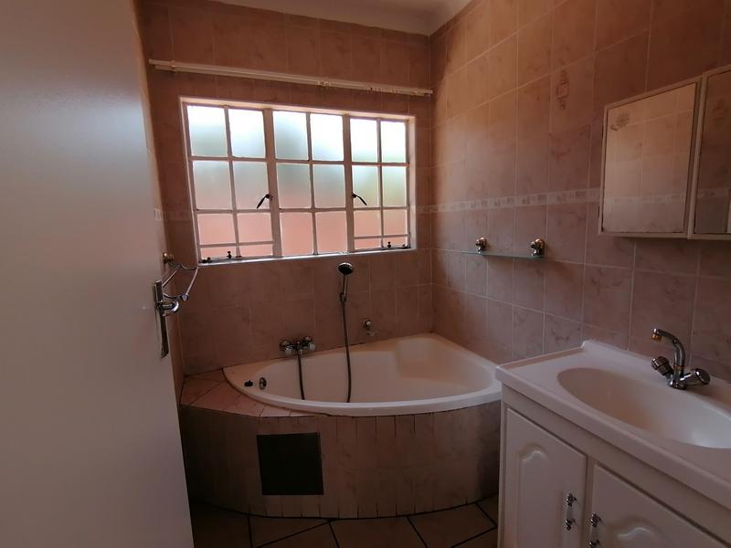 2 Bedroom Property for Sale in Wierda Park Gauteng