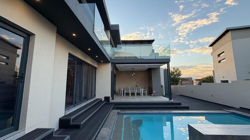 6 Bedroom Property for Sale in Copperleaf Estate Gauteng