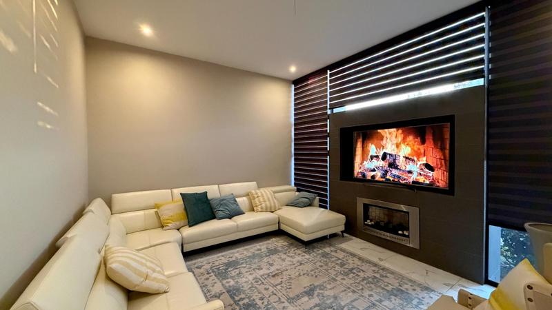 6 Bedroom Property for Sale in Copperleaf Estate Gauteng