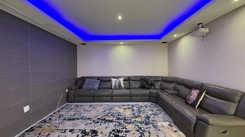 6 Bedroom Property for Sale in Copperleaf Estate Gauteng