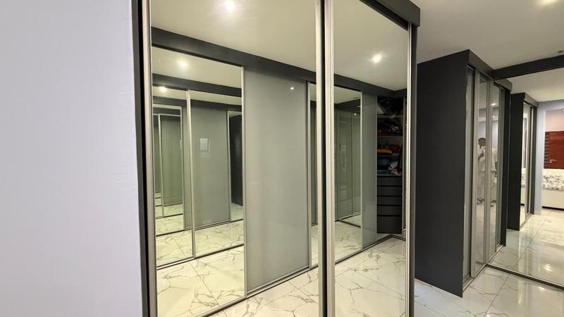 6 Bedroom Property for Sale in Copperleaf Estate Gauteng