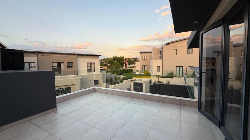 6 Bedroom Property for Sale in Copperleaf Estate Gauteng