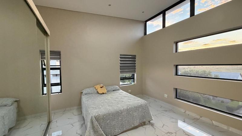 6 Bedroom Property for Sale in Copperleaf Estate Gauteng