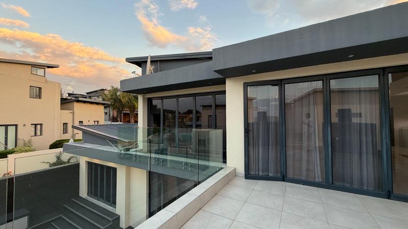 6 Bedroom Property for Sale in Copperleaf Estate Gauteng