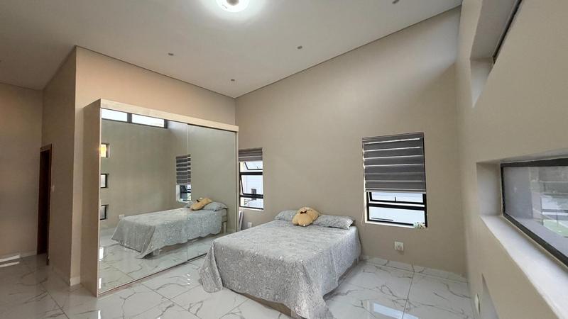 6 Bedroom Property for Sale in Copperleaf Estate Gauteng