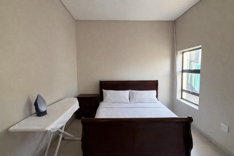 6 Bedroom Property for Sale in Copperleaf Estate Gauteng