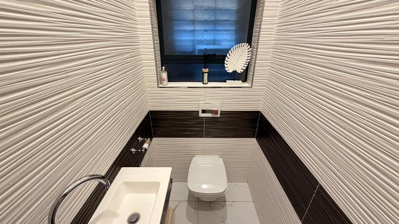 6 Bedroom Property for Sale in Copperleaf Estate Gauteng