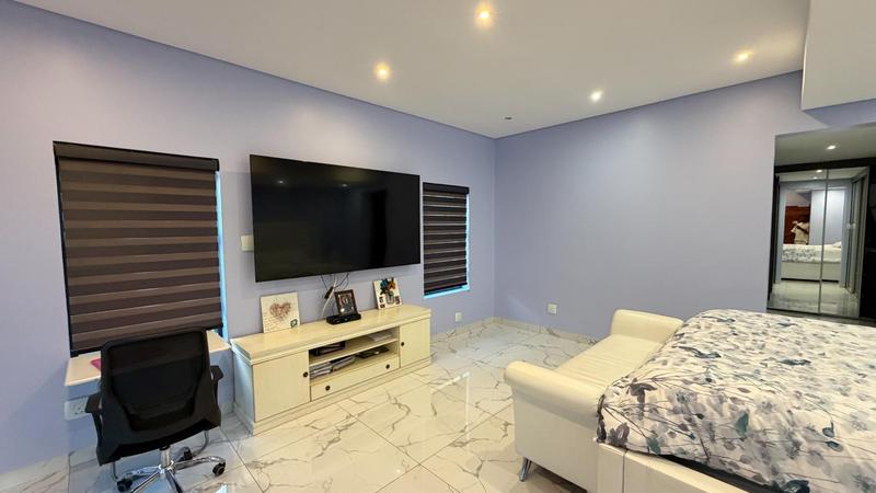 6 Bedroom Property for Sale in Copperleaf Estate Gauteng