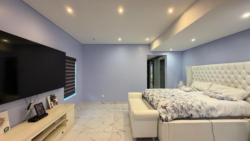 6 Bedroom Property for Sale in Copperleaf Estate Gauteng