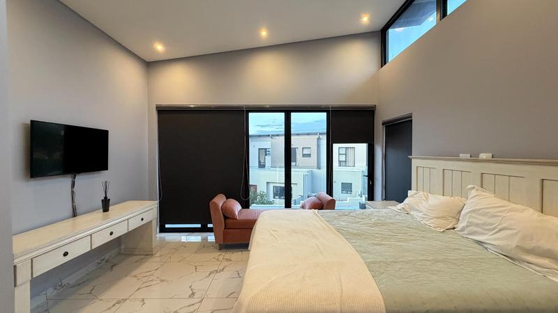 6 Bedroom Property for Sale in Copperleaf Estate Gauteng