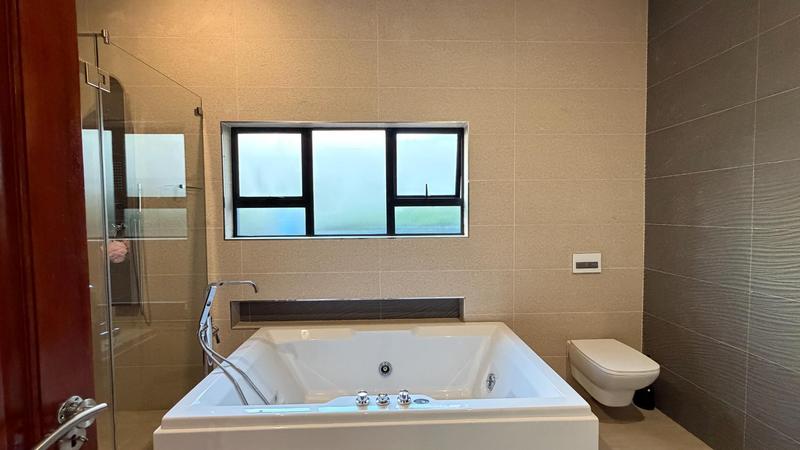 6 Bedroom Property for Sale in Copperleaf Estate Gauteng