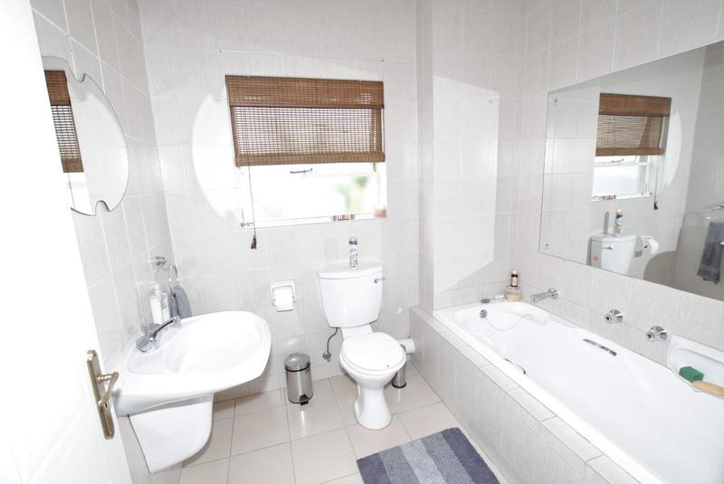 To Let 2 Bedroom Property for Rent in Rivonia Gauteng