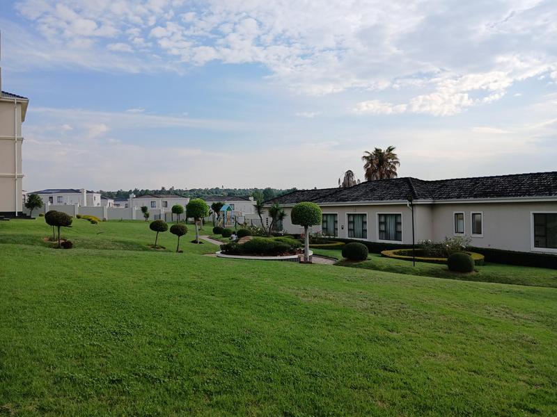 To Let 2 Bedroom Property for Rent in Maroeladal Gauteng