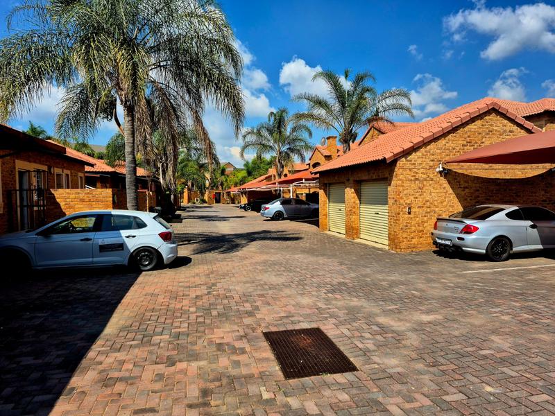 2 Bedroom Property for Sale in Monavoni Gauteng