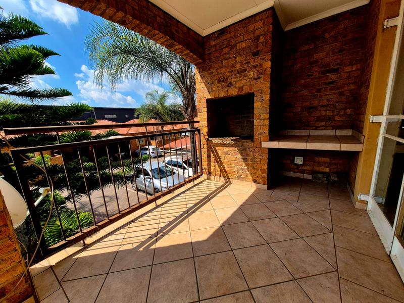 2 Bedroom Property for Sale in Monavoni Gauteng