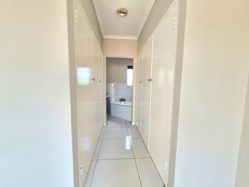 2 Bedroom Property for Sale in Monavoni Gauteng