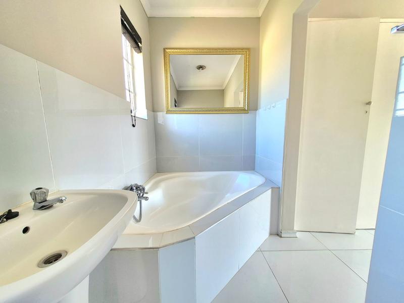 2 Bedroom Property for Sale in Monavoni Gauteng