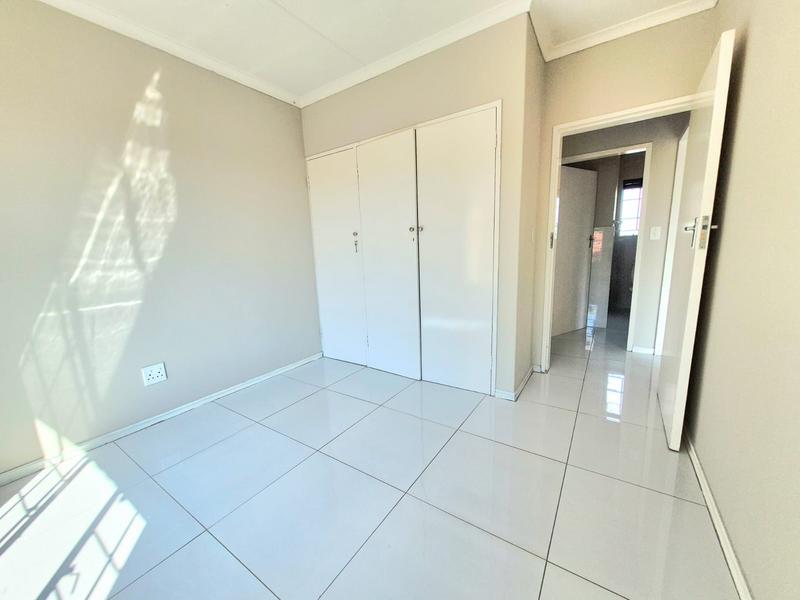 2 Bedroom Property for Sale in Monavoni Gauteng