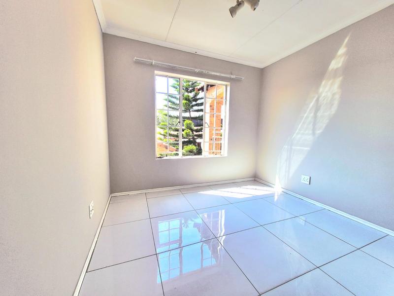 2 Bedroom Property for Sale in Monavoni Gauteng