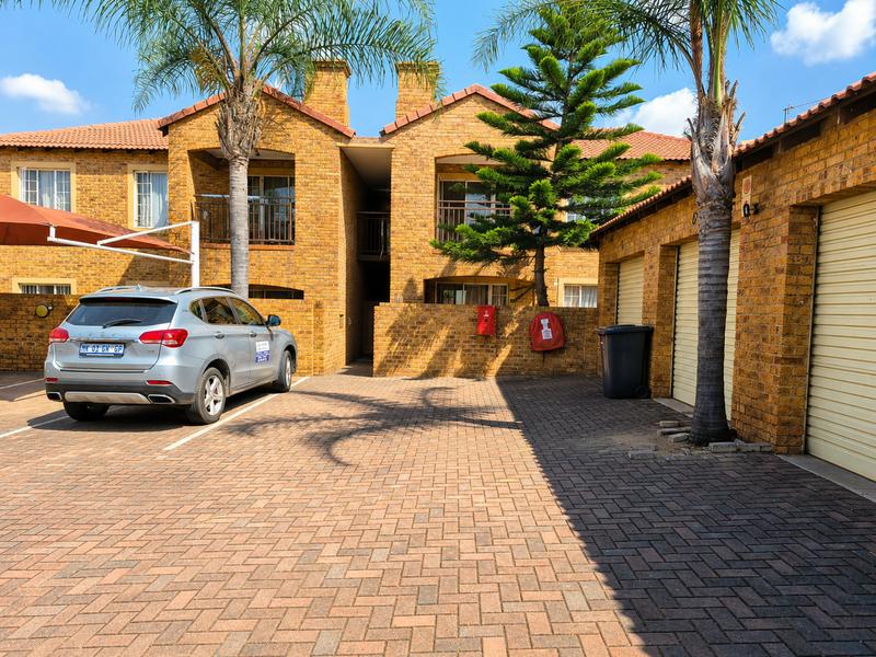 2 Bedroom Property for Sale in Monavoni Gauteng