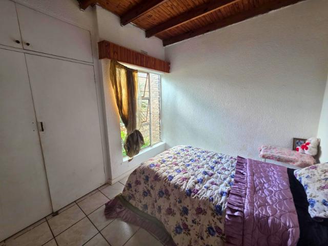 5 Bedroom Property for Sale in Glen Marais Gauteng