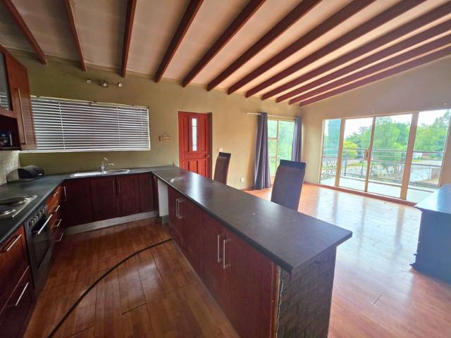 5 Bedroom Property for Sale in Glen Marais Gauteng