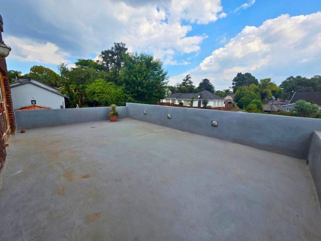 5 Bedroom Property for Sale in Glen Marais Gauteng