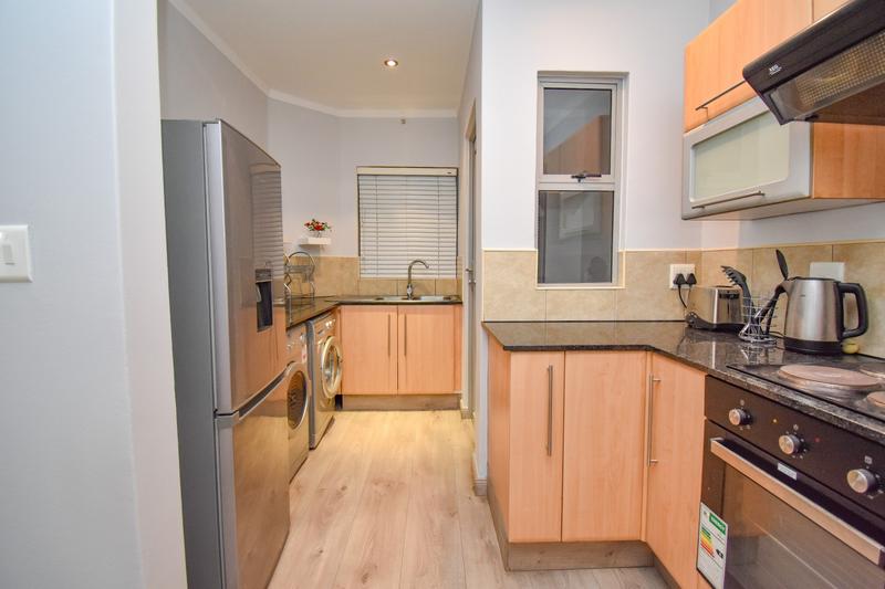 To Let 2 Bedroom Property for Rent in Sandhurst Gauteng