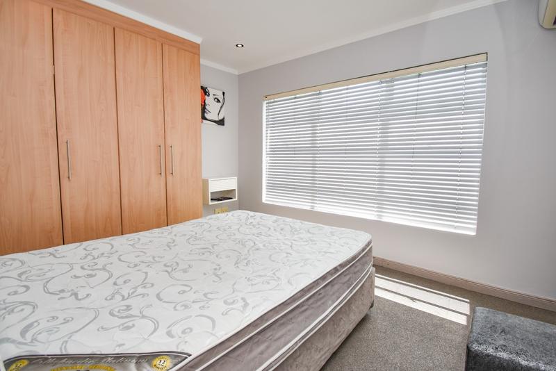 To Let 2 Bedroom Property for Rent in Sandhurst Gauteng