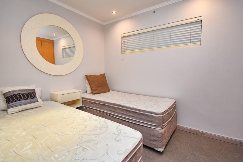 To Let 2 Bedroom Property for Rent in Sandhurst Gauteng