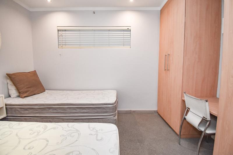 To Let 2 Bedroom Property for Rent in Sandhurst Gauteng