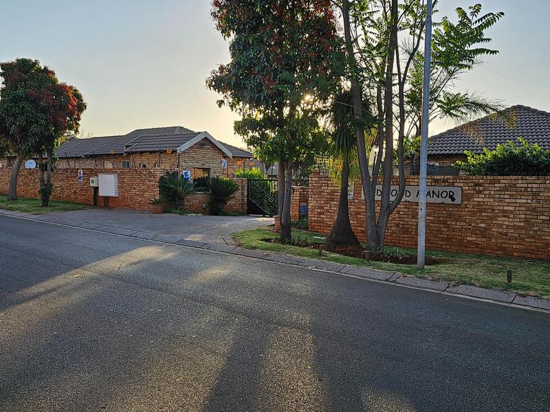 2 Bedroom Property for Sale in Weltevreden Park Gauteng