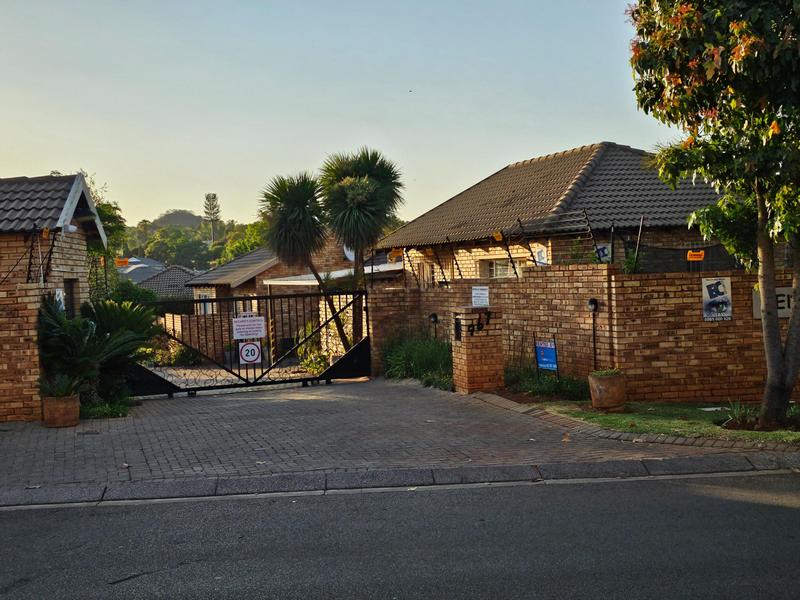 2 Bedroom Property for Sale in Weltevreden Park Gauteng