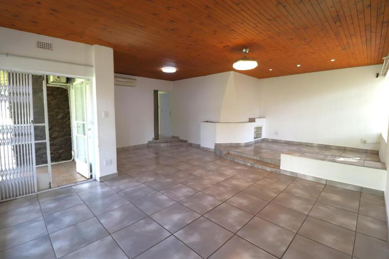 To Let 3 Bedroom Property for Rent in Fontainebleau Gauteng