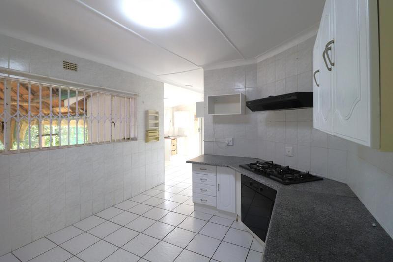To Let 3 Bedroom Property for Rent in Fontainebleau Gauteng