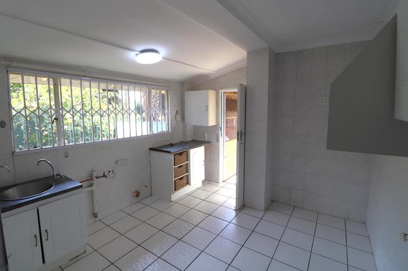 To Let 3 Bedroom Property for Rent in Fontainebleau Gauteng
