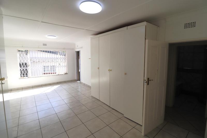 To Let 3 Bedroom Property for Rent in Fontainebleau Gauteng