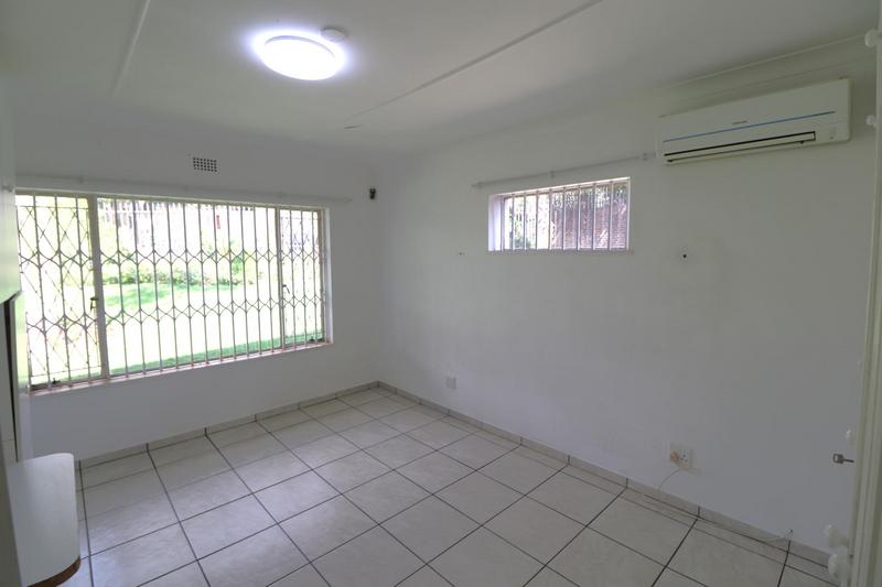 To Let 3 Bedroom Property for Rent in Fontainebleau Gauteng