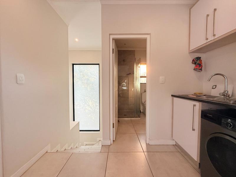 To Let 1 Bedroom Property for Rent in Bryanston Gauteng