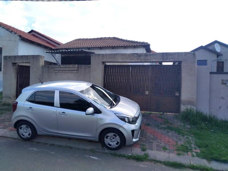 2 Bedroom Property for Sale in Fleurhof Gauteng