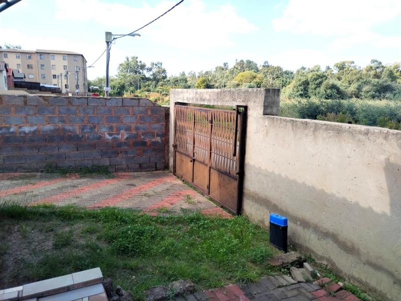 2 Bedroom Property for Sale in Fleurhof Gauteng