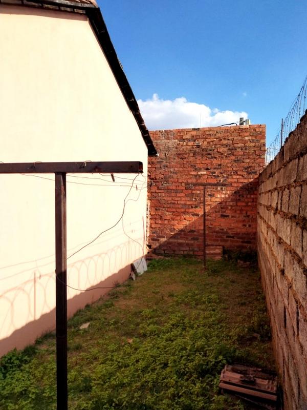 2 Bedroom Property for Sale in Fleurhof Gauteng