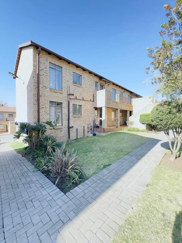 2 Bedroom Property for Sale in Honeydew Grove Gauteng