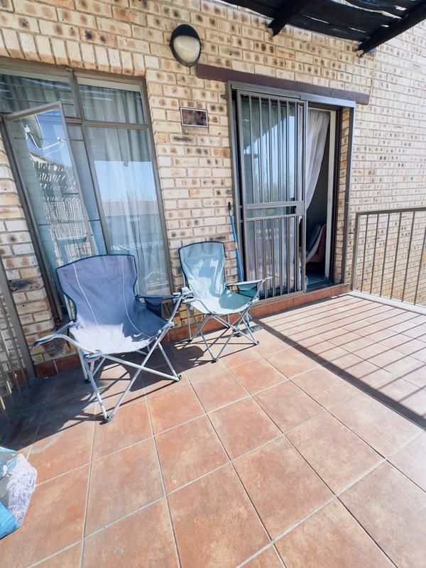 2 Bedroom Property for Sale in Honeydew Grove Gauteng