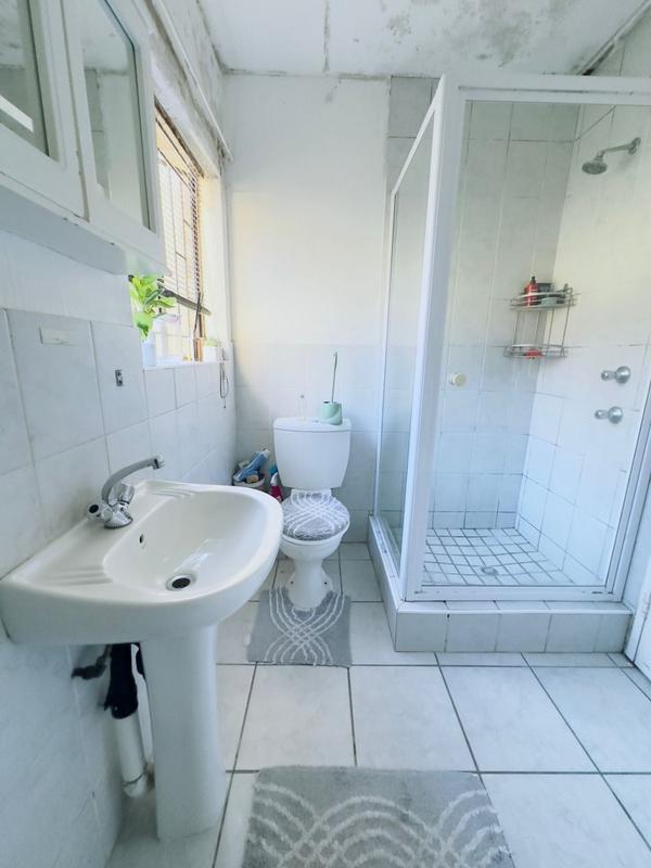 2 Bedroom Property for Sale in Honeydew Grove Gauteng