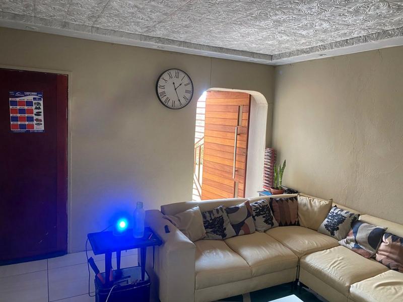 2 Bedroom Property for Sale in Meadowlands Gauteng