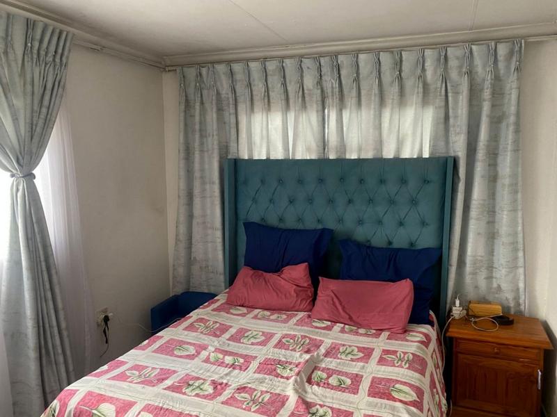 2 Bedroom Property for Sale in Meadowlands Gauteng
