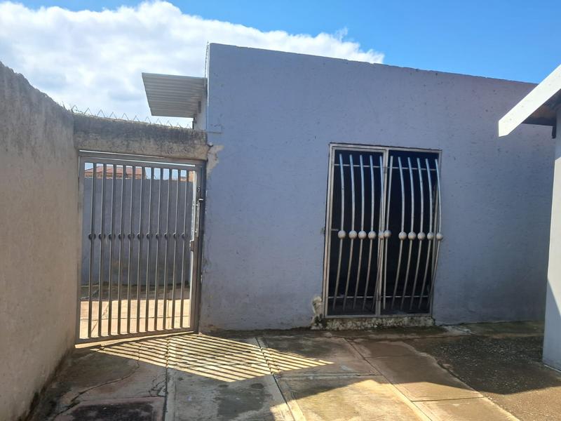 3 Bedroom Property for Sale in Lenasia Gauteng