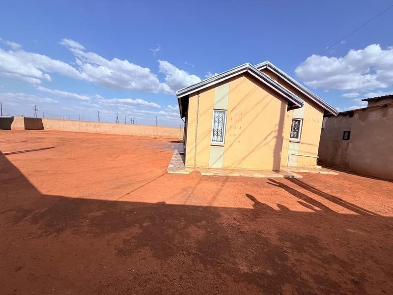 To Let 3 Bedroom Property for Rent in Protea Glen Gauteng